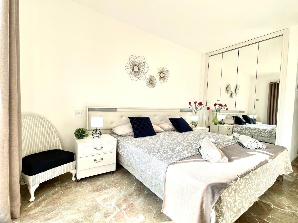 Riviera By The Beach 2 Bedroom Apartment Sitio de Calahonda Exterior foto